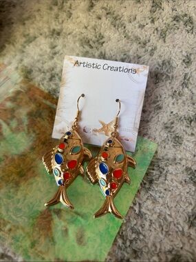 Artistic Creations Gold Fish Dangle Earrings with Multicolored Accents NWT 2.5”